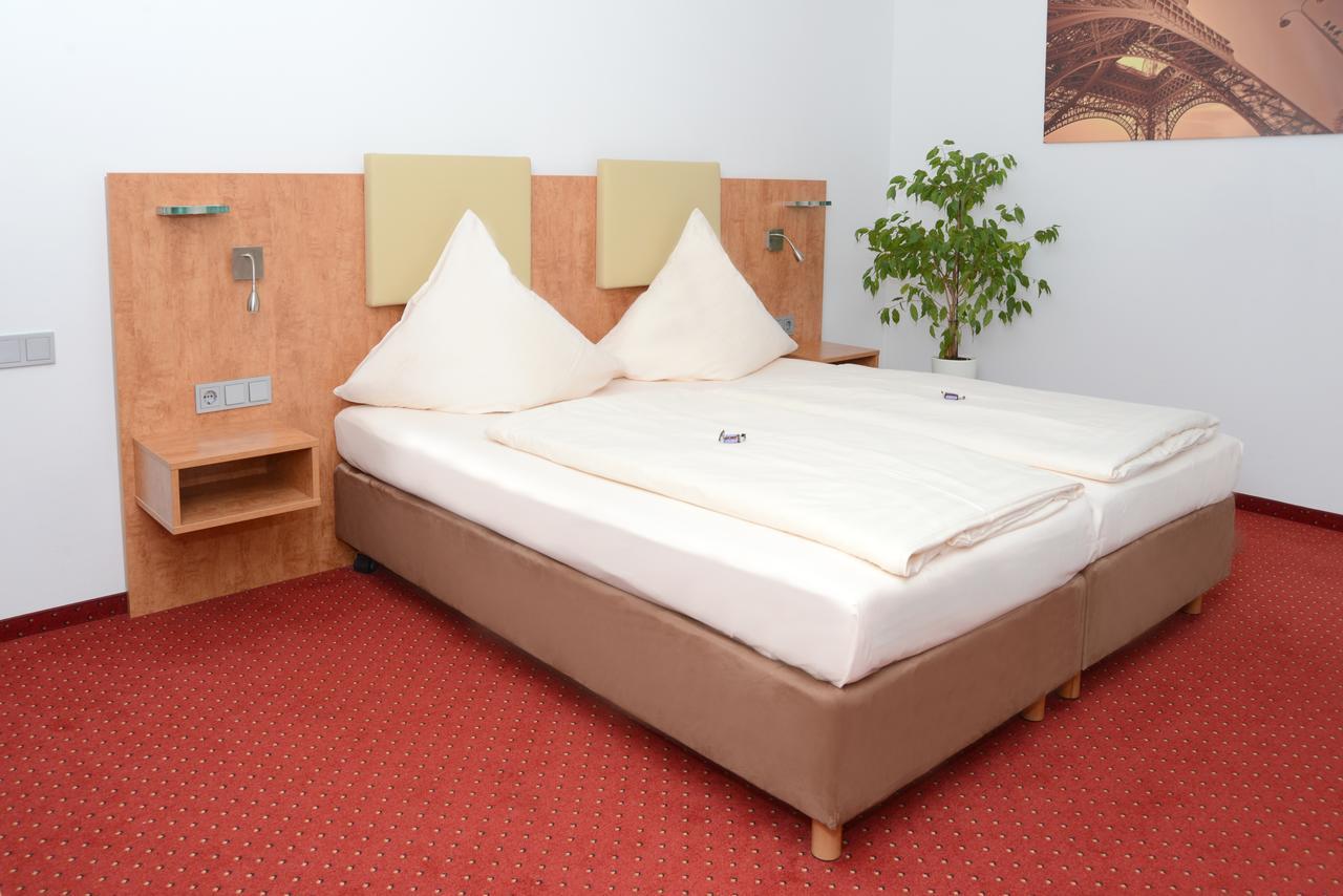 Hotel Jaegerhof Roth  Dış mekan fotoğraf